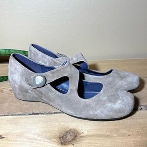 Vaneli Purple Collection-Truffle Suede Wedge Shoes Size 10